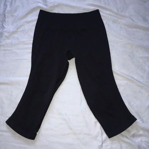 Black 19” LuLulemon leggings